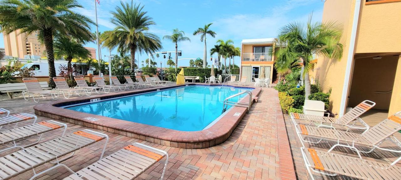 Satellite Motel St. Pete Beach Eksteriør billede
