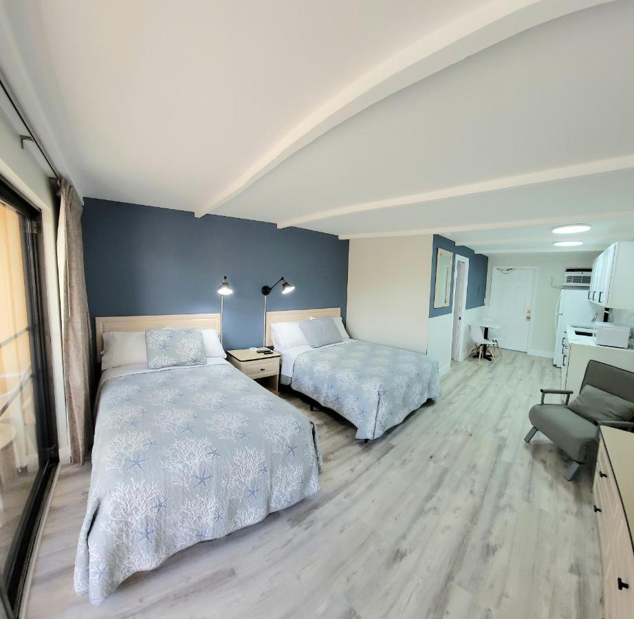 Satellite Motel St. Pete Beach Eksteriør billede