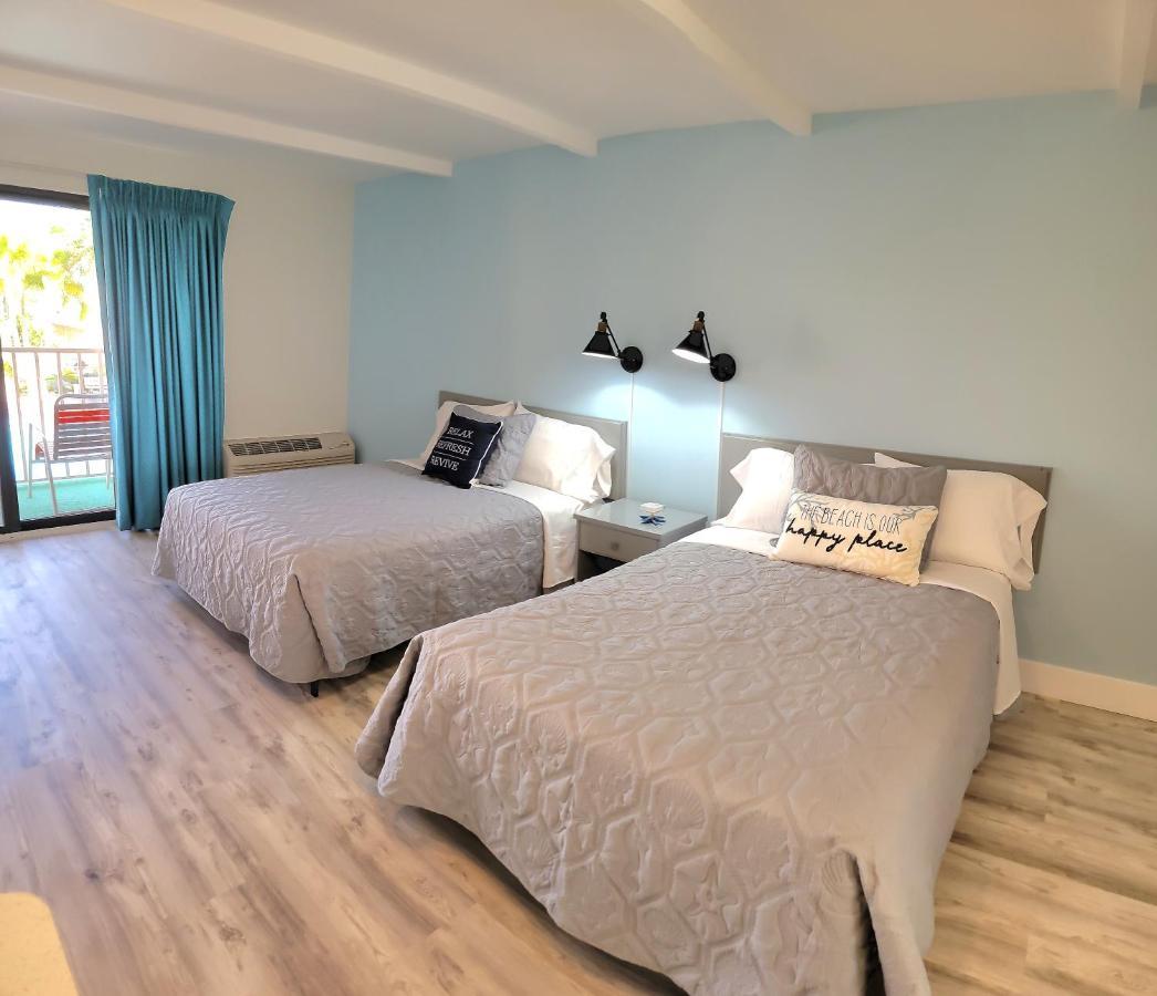 Satellite Motel St. Pete Beach Eksteriør billede