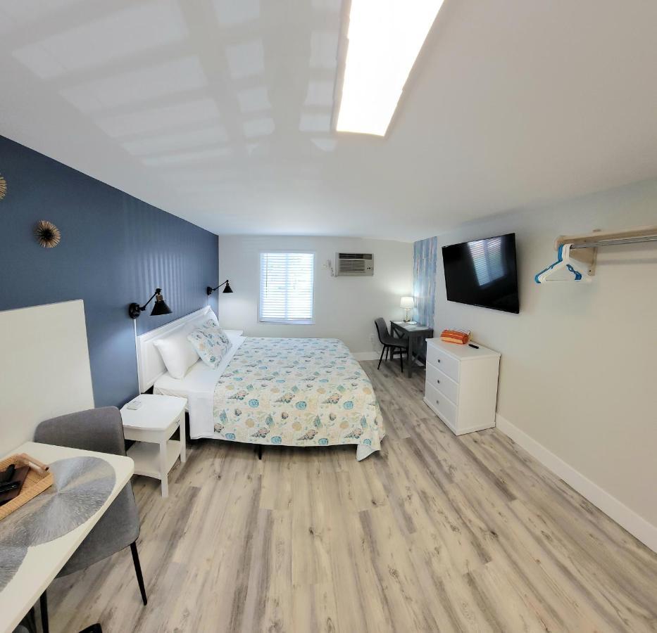 Satellite Motel St. Pete Beach Eksteriør billede