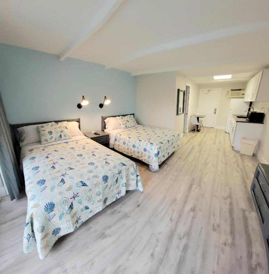 Satellite Motel St. Pete Beach Eksteriør billede