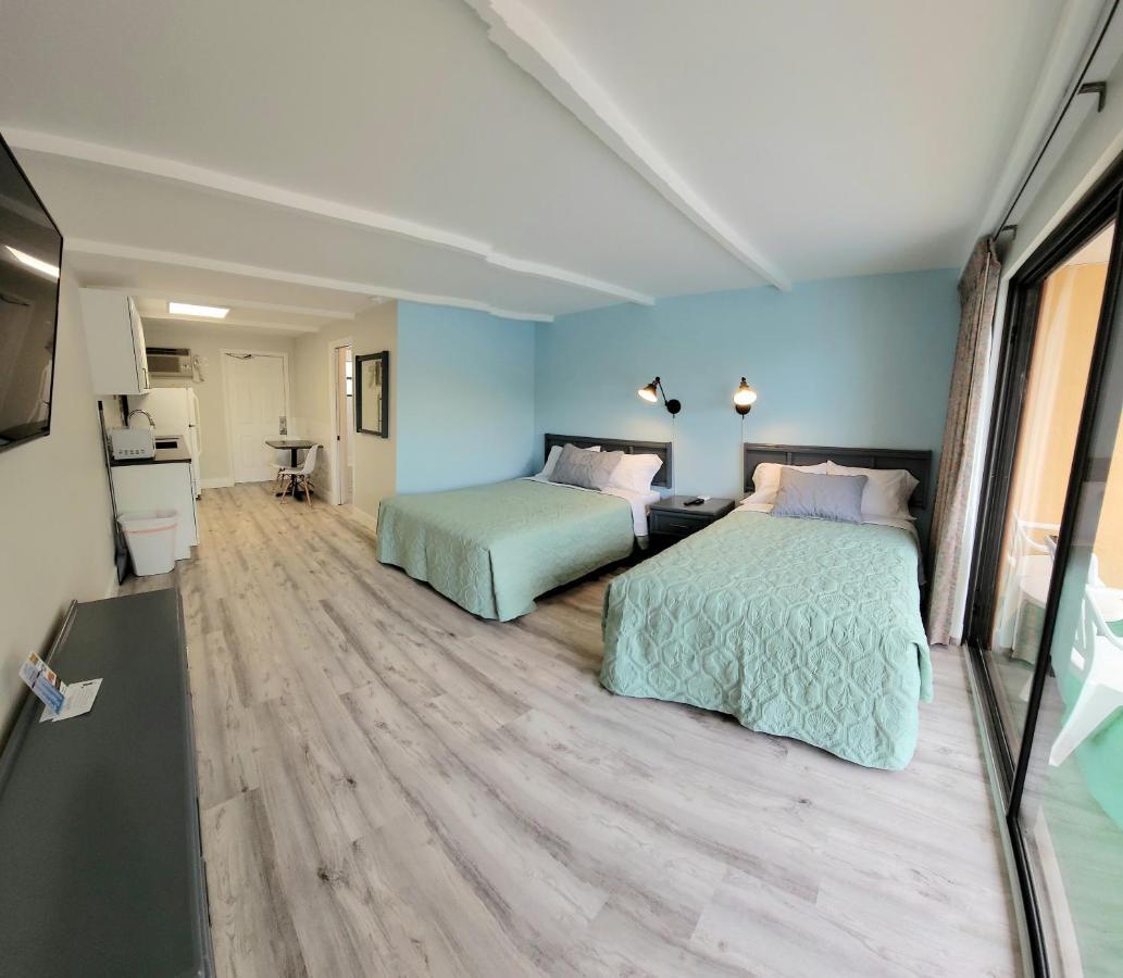 Satellite Motel St. Pete Beach Eksteriør billede