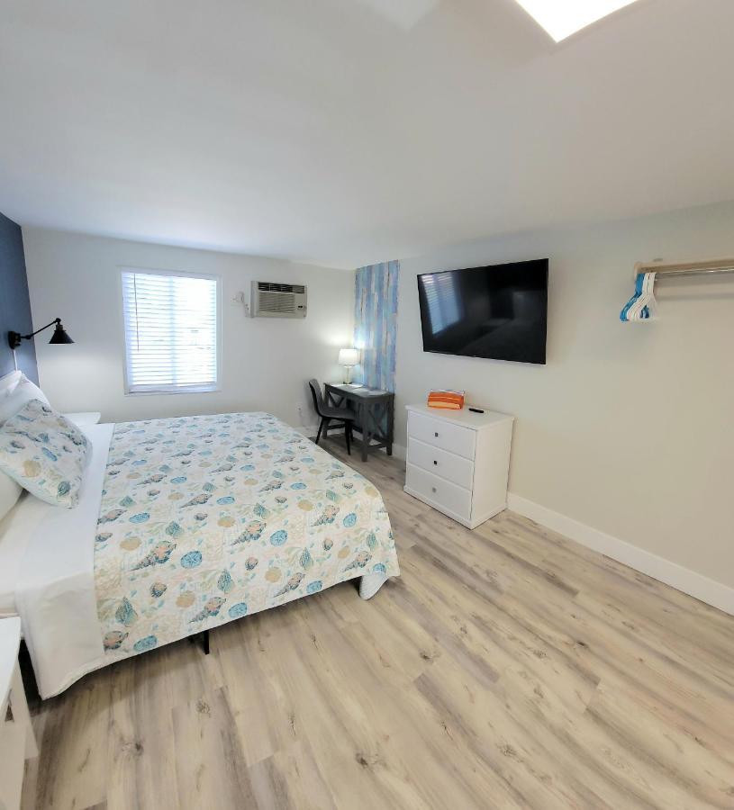 Satellite Motel St. Pete Beach Eksteriør billede