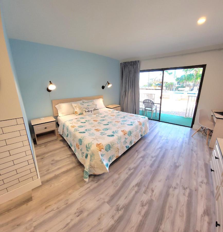 Satellite Motel St. Pete Beach Eksteriør billede