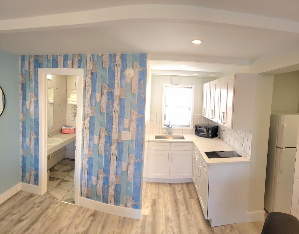 Satellite Motel St. Pete Beach Eksteriør billede