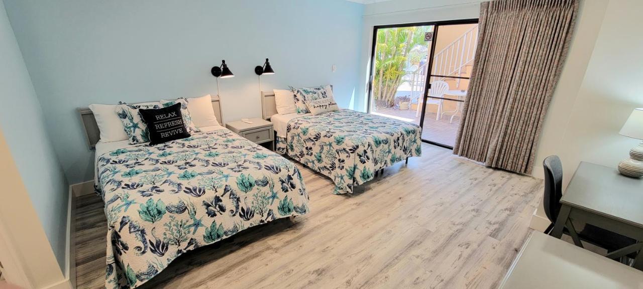 Satellite Motel St. Pete Beach Eksteriør billede